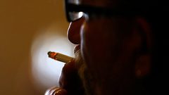 انخفاض أعداد المدخنين الذكور