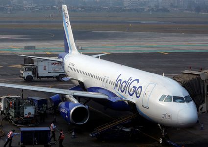 مراهقة تسرق طائرة في كاليفورنيا