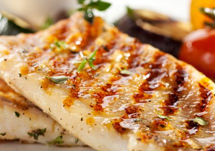 سمك مشوي بالباربيكيو صوص بالتتبيلة