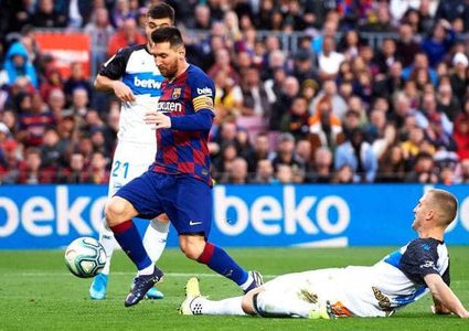 برشلونة يفوز بنتيجة عريضة على ألافيس