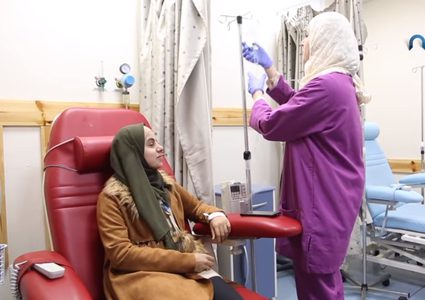 هديل حفيظة... تتحدى السرطان بارادتها الصلبة وعزيمتها التي لا تقهر