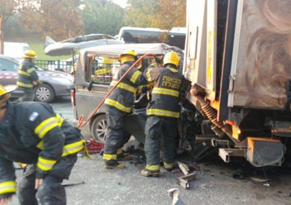 إصابة سيدة 50 عاماً بالاختناق جراء حريق بمنزلها