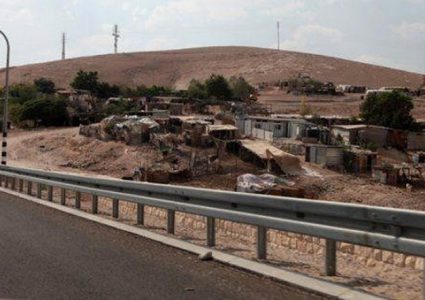 كاتس: أوقفنا إخلاء الخان الأحمر خوفاً من اجراءات الجنائية الدولية