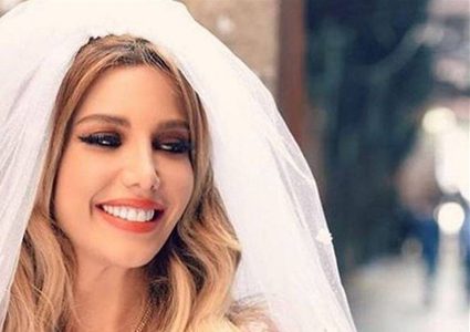 المغنية اللبنانية دانا حلبي تعلن خطوبتها من ممثل سوري