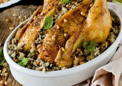 الديك الرومي مع الأرز والمكسرات