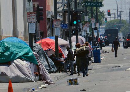 ولاية كاليفورنيا تقرر بناء مدينة خاصة لإيواء المشردين