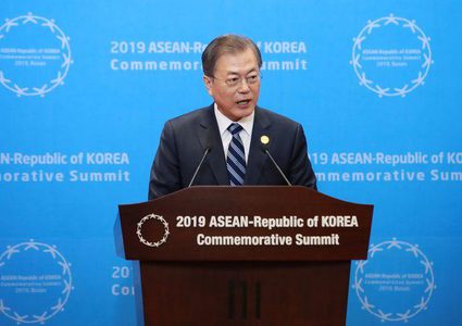 كوريا الجنوبية يدعو لاعادة التعاون مع نظيرتها الشمالية