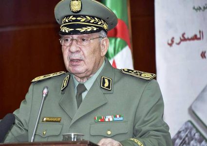 في الجزائر ..وفاة رئيس أركان الجيش قايد صالح
