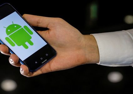 تحذير من تطبيقات خطيرة في هواتف أندرويد يجب حذفها على الفور