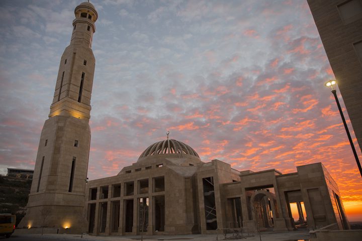 البدء بأعمال تشطيبات المسجد في مدينة روابي