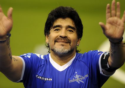 أسطورة كرة القدم يكشف تعرضه للاختطاف من قبل "فضائيين" !