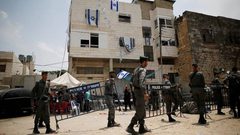 انتزاع قرار بإخلاء المستوطنين من مبنى البكري