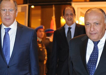 لافروف وشكري يجريان اتصال بشأن الأزمة في ليبيا