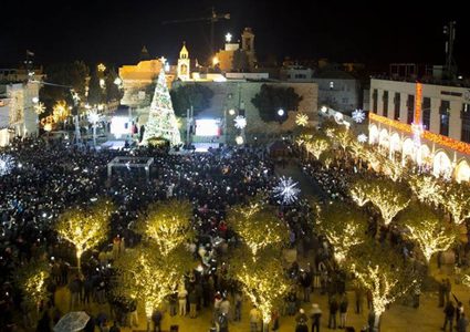 بدء احتفالات الكنائس المسيحية بعيد الميلاد حسب التقويم الغربي