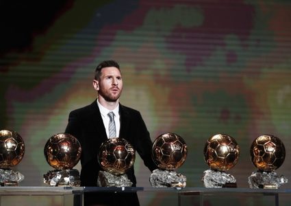 ميسي ملك كرة القدم الأول لعام 2019