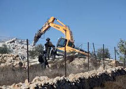 الاحتلال يهدم غرفة سكنية جنوب الخليل