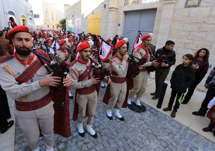 14 كشافا من غزة يشارك باحتفالات عيد الميلاد المجيد في بيت لحم