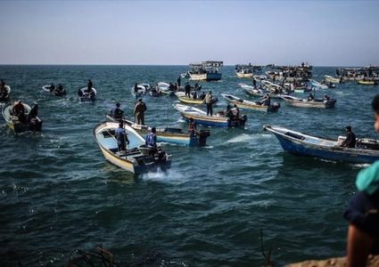 الاحتلال يوسع مساحة الصيد قبالة سواحل غزة