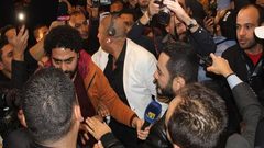 شاهد العراك بين المصورين وحراس تامر حسني
