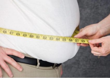 تحذير.. هذه العادات تؤدي إلى تراكم دهون البطن