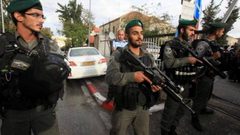 فرض الحبس المنزلي على خمسة شبان من القدس