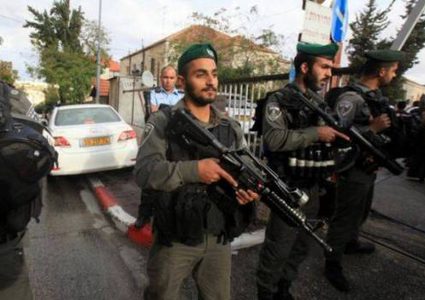 فرض الحبس المنزلي على خمسة شبان من القدس