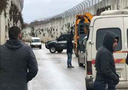 الاحتلال يحتجز عشرات المركبات في النفق المؤدي لقرى شمال غرب القدس