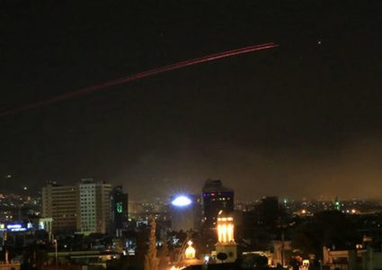 الجيش السوري يتصدى لهجمات معادية في محيط مطار حماة