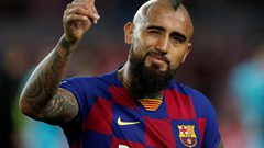 نجم برشلونة يعلق على شكواه ضد ناديه الكتالوني