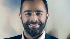 الإعلامي الكويتي حمد العلي يسخر من الزي التقليدي الهندي