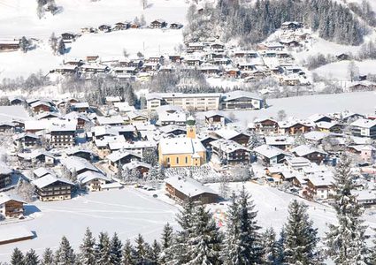 نجاة متسلق نمساوي ظل 5 ساعات تحت الثلوج الكثيفة !