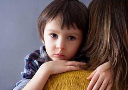 6 نصائح للتعامل مع الخوف الزائد لطفلك