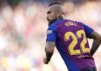 برشلونة يرفض رحيل لاعب الوسط أرتورو فيدال