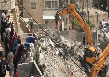 الخارجية: هدم المنازل جريمة حرب