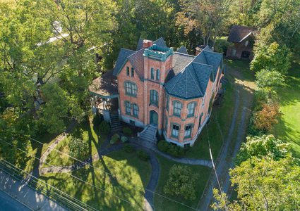 بشرط واحد.. قصر فيكتوري للبيع مقابل 50 ألف دولار فقط !