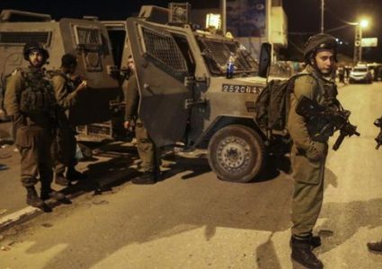 القدس: قوات الاحتلال تعتقل خمسة شبان من باب العامود