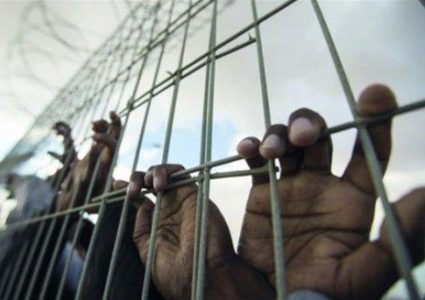 أسرى يدخلون أعوامًا جديدة داخل السجون