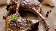 صينية لحم الريش المشوي