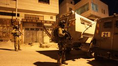 قوات الاحتلال تعتقل ثلاثة مواطنين من بلدة صوريف