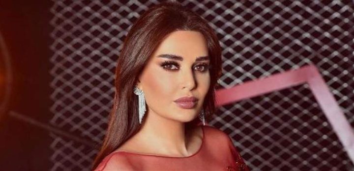 سيرين عبدالنور تكشف إطلالتها في الكريسماس