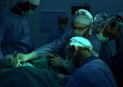 رومانيا.. احتراق سيدة أثناء عملية جراحية