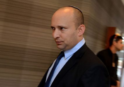 بينيت يوقّع أمر حجز أموال 32 عائلة أسير من اراضي عام 48