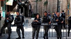 القدس: الاحتلال يزيل رايات فتح من عدة أحياء