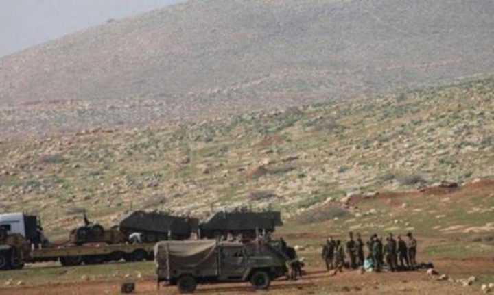 قوات الاحتلال تفكك خياما وبركسات وتستولي عليها في طوباس