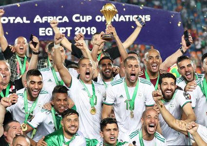 الجزائر يفوز بأفضل منتخب عربي لعام 2019