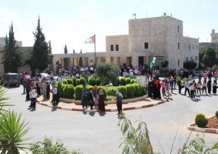 التعليم العالي تدعو إدارة بير زيت والكتل الطلابية للحوار المباشر