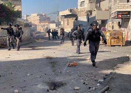 فرض الحبس المنزلي على 5 شبان من العيسوية