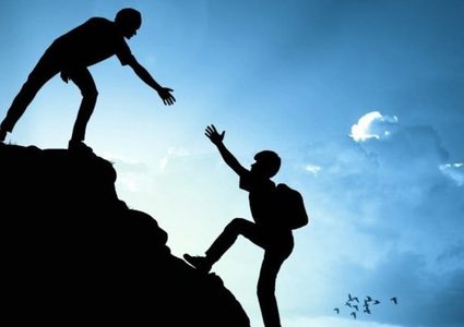 دراسة: الإحسان للآخرين يساعد على تخفيف الألم الجسدي