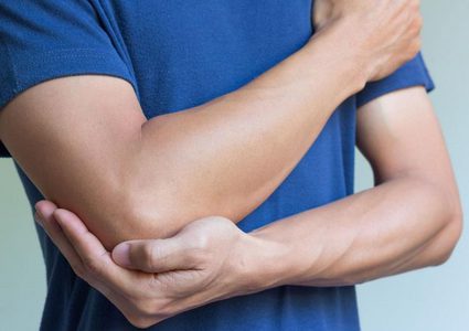 ماذا تعرف عن مرض مرفق لاعب التنس؟