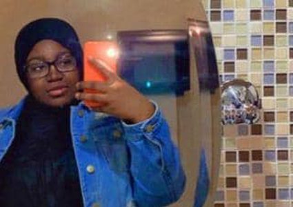 مطعم أمريكي يعتذر لمسلمة ويعيد توظيفها بعد طردها بسبب الحجاب